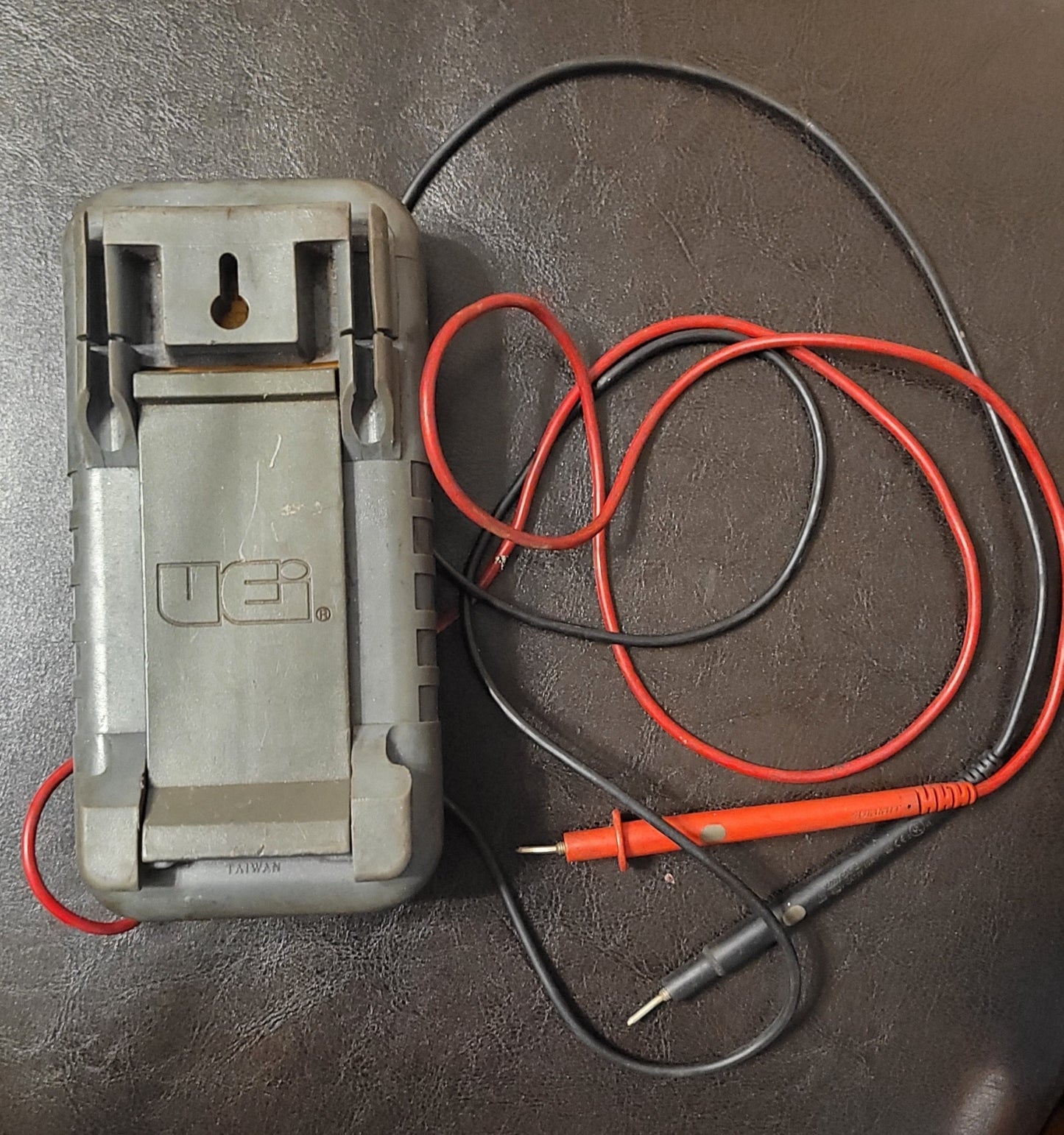 UEi DM383B digital multimeter