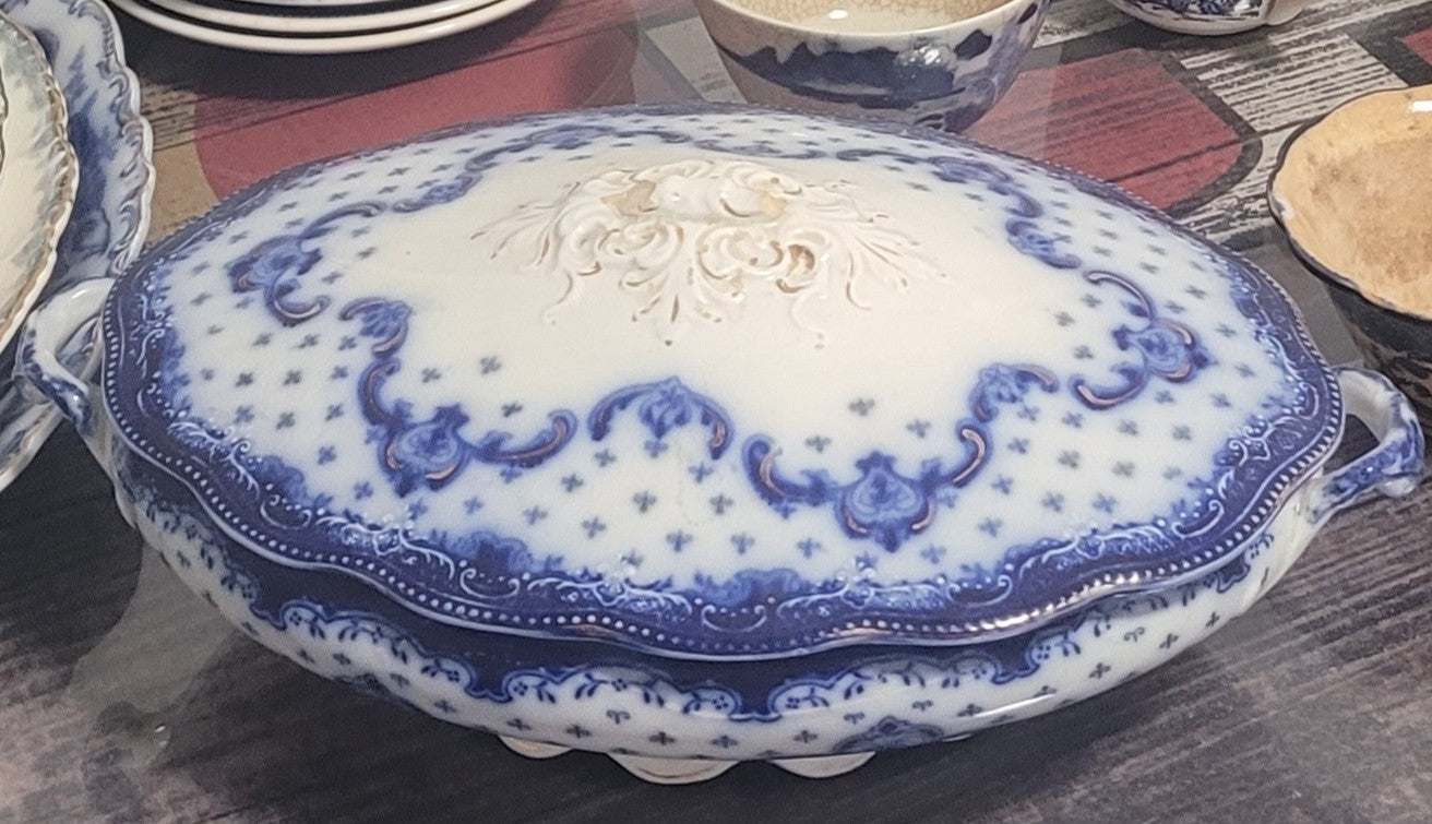 W.H. Grindley "Keele" Pattern Oval Tureen Serving Bowl & 4 Plates