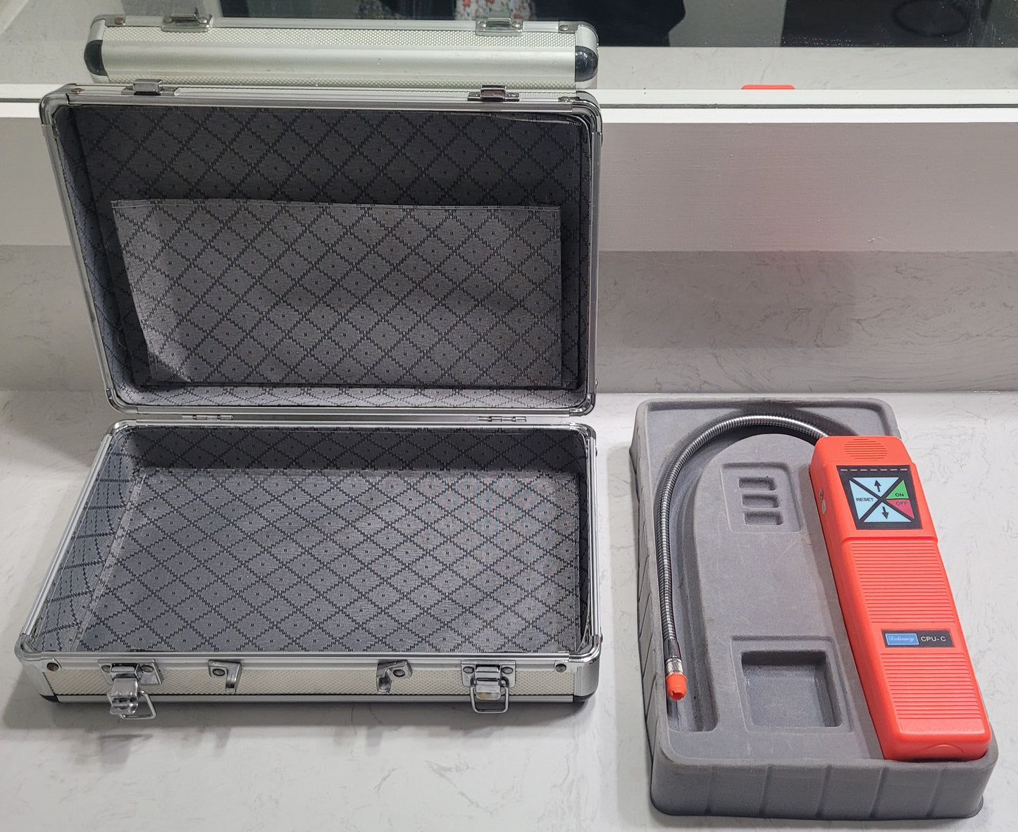 New CPU-C Automatic Halogen Leak Detector