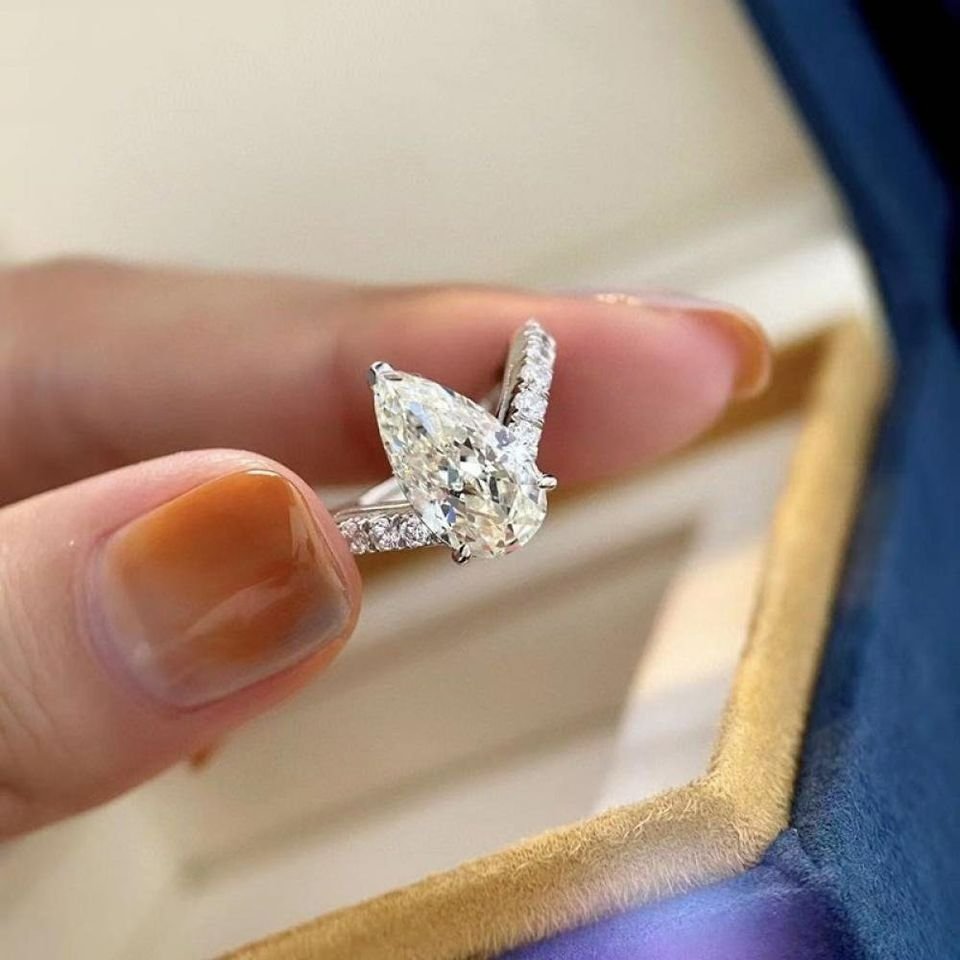 Elegant Water Drop PT950 Platinum Open Ring
