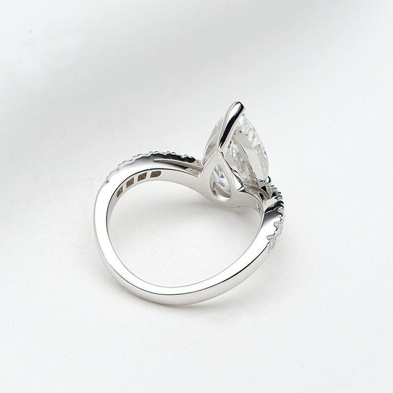 Elegant Water Drop PT950 Platinum Open Ring