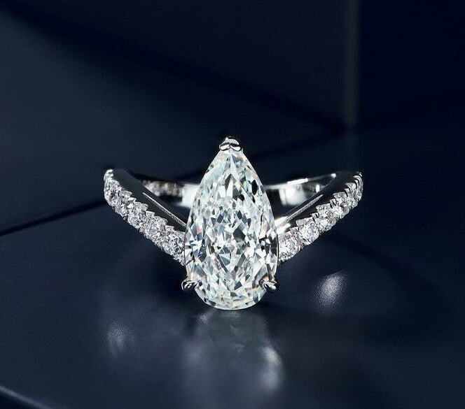 Elegant Water Drop PT950 Platinum Open Ring