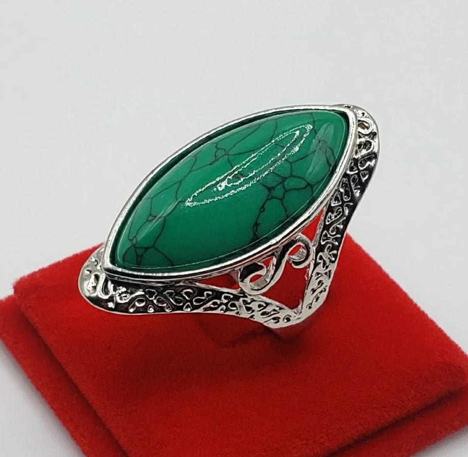 Natural Green 27mm Stone Hollow Antique Silver Ring