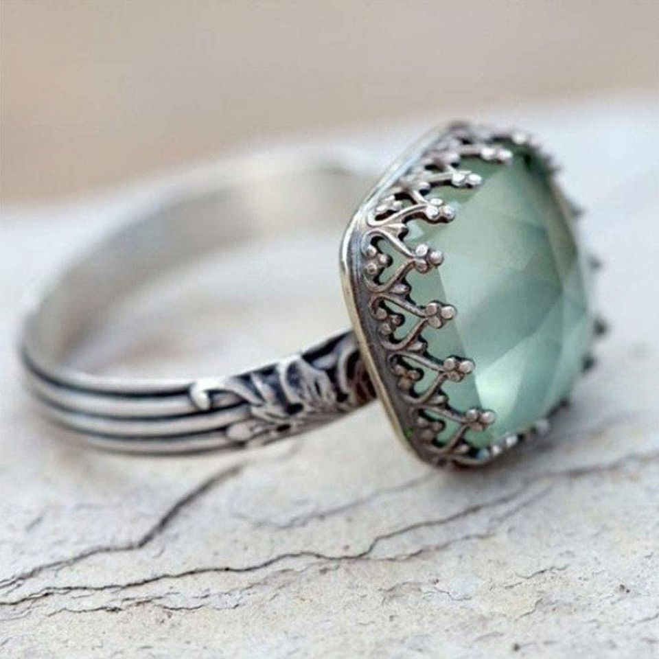 Vintage Green Peridot Antique Silver Ring