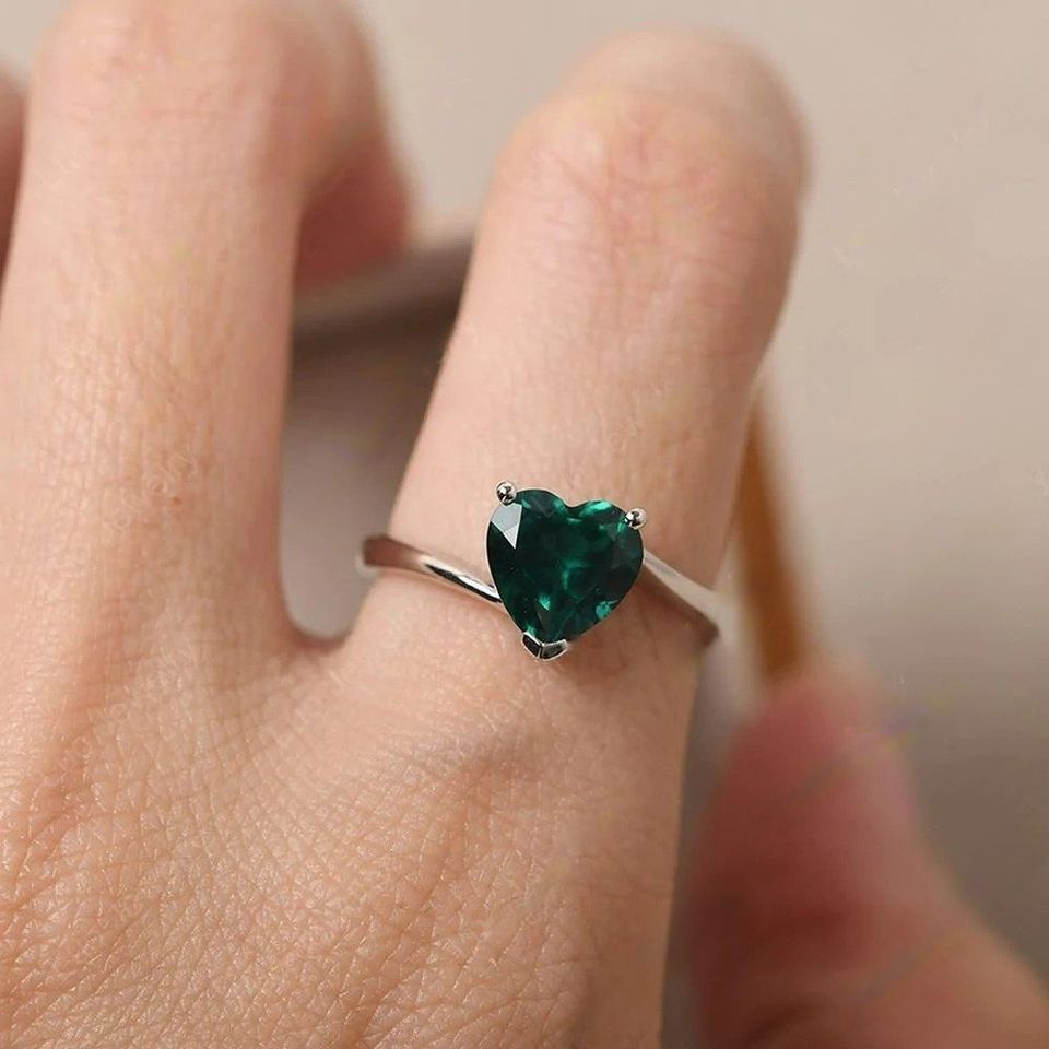 Heart-Shaped Emerald Green Silver Solitaire Ring