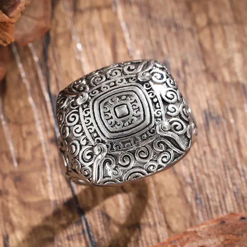 Vintage Rounded Square Silver Swirl Motif Cocktail Ring