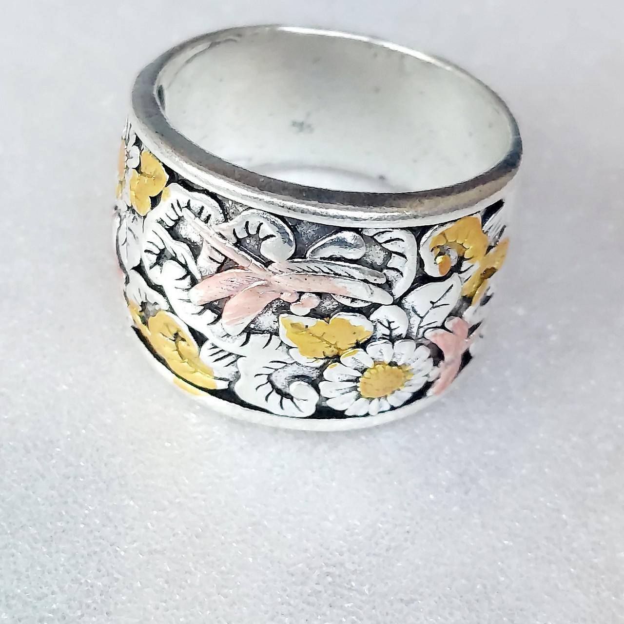 Carved Dragonfly Daisy Engraved Silver Banquet Ring