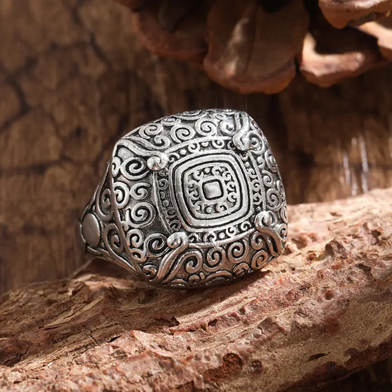 Vintage Rounded Square Silver Swirl Motif Cocktail Ring