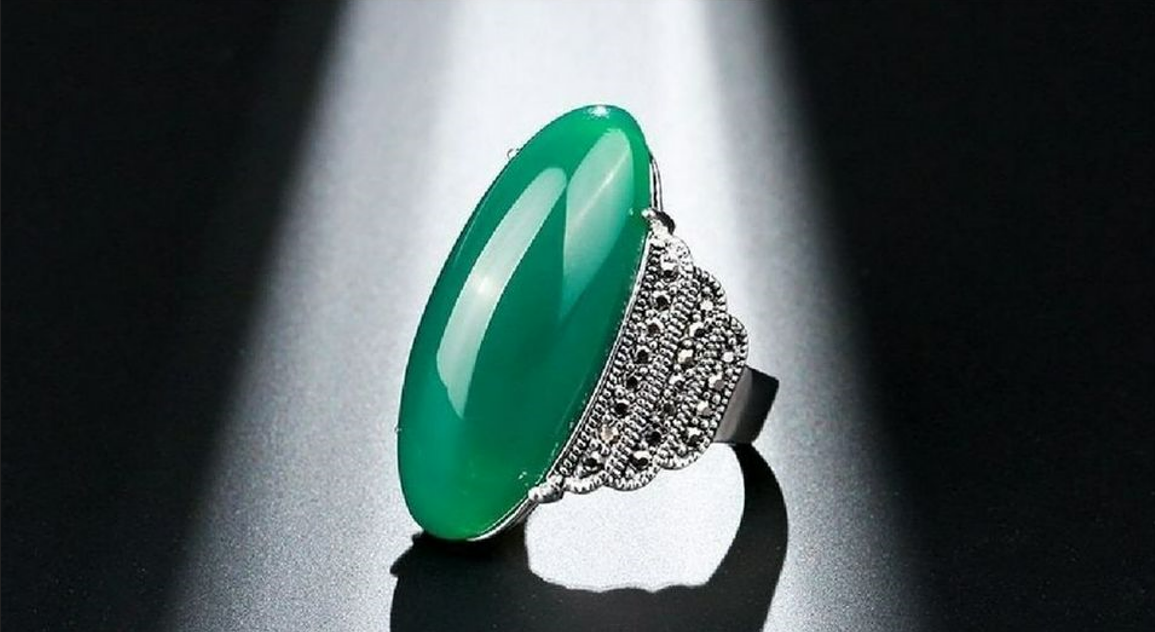 Vintage 32mm Green Amber Antique Silver Ring