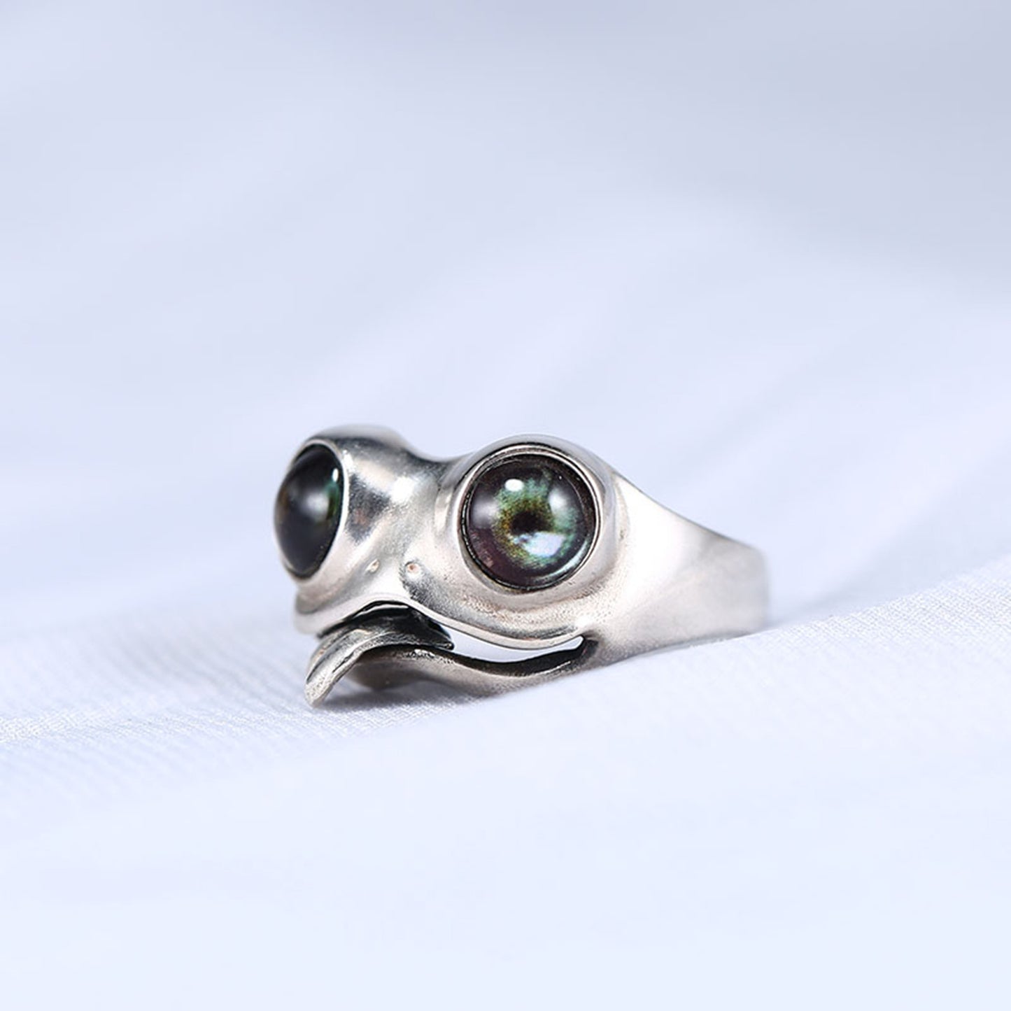 Creative Frog Tongue Green Eyes Open Silver Ring