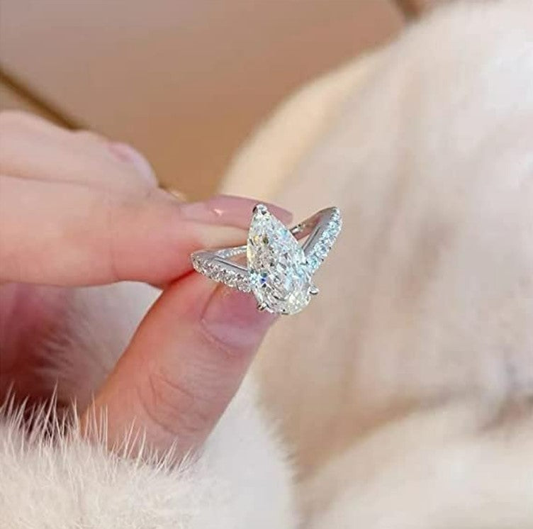 Elegant Water Drop PT950 Platinum Open Ring