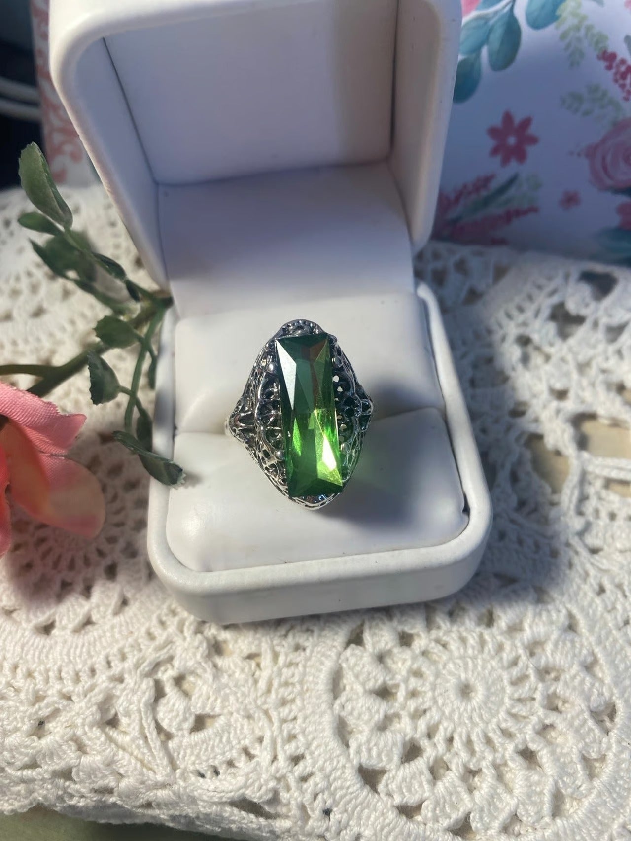 Retro Hollow Green Topaz Antique Silver Filigree Ring