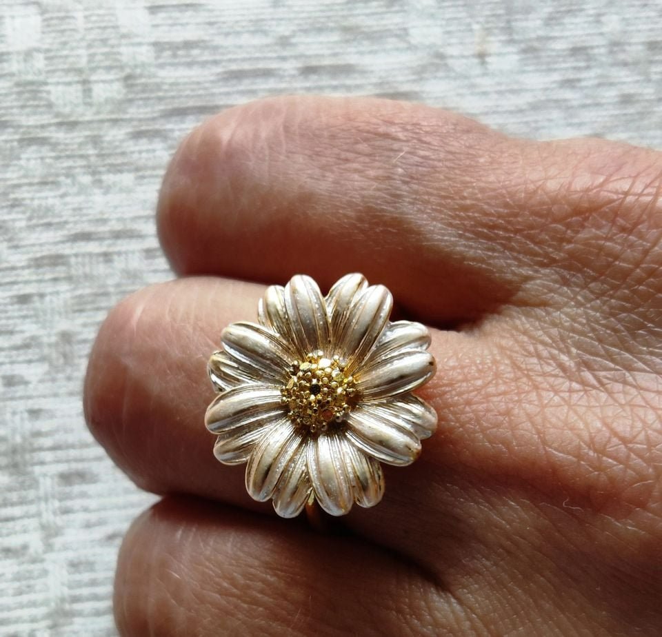 Sterling Silver 19mm Sweet Daisy Gold Tone Ring