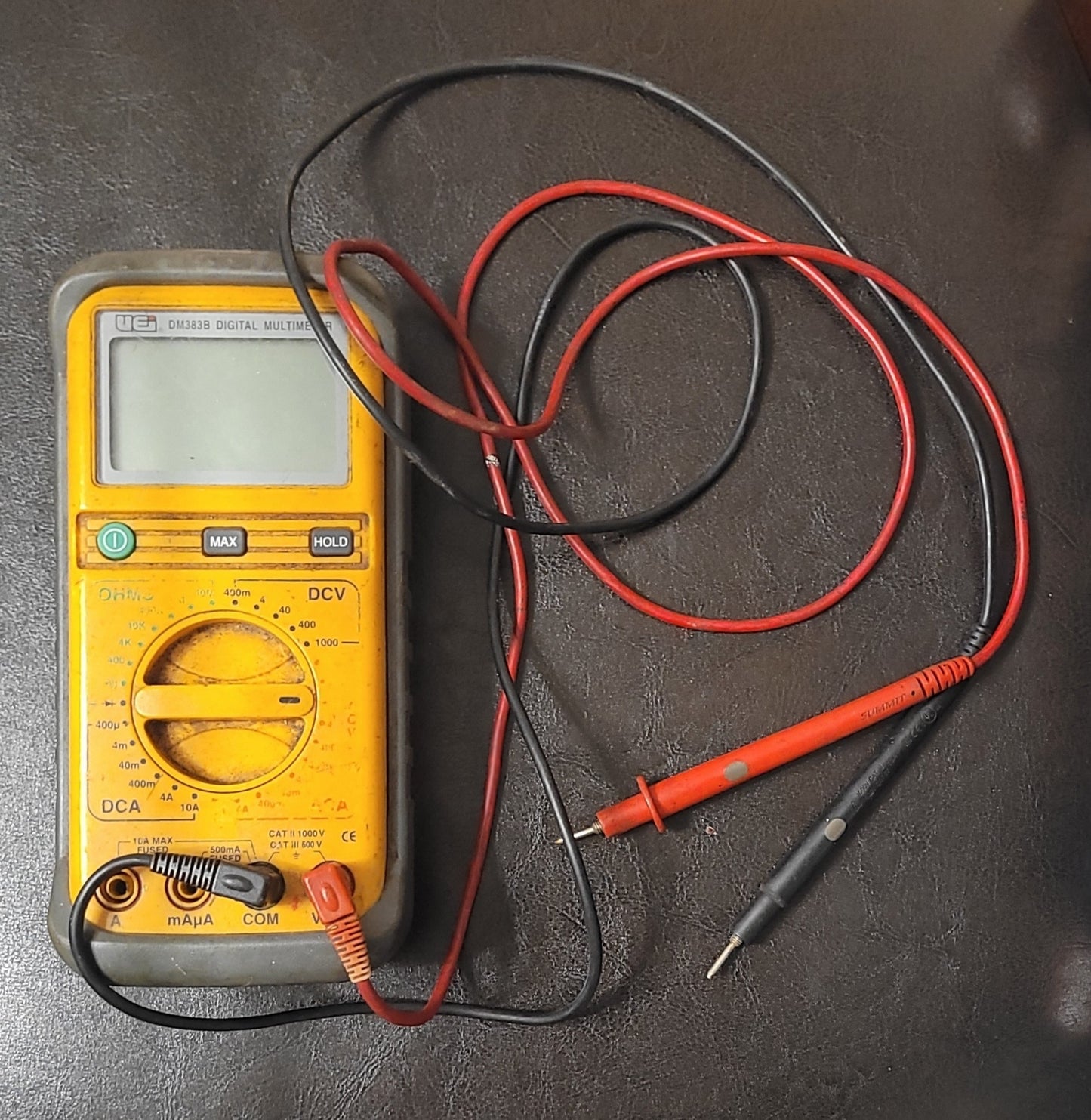 Yellow UEI DM383B Digital Multimeter