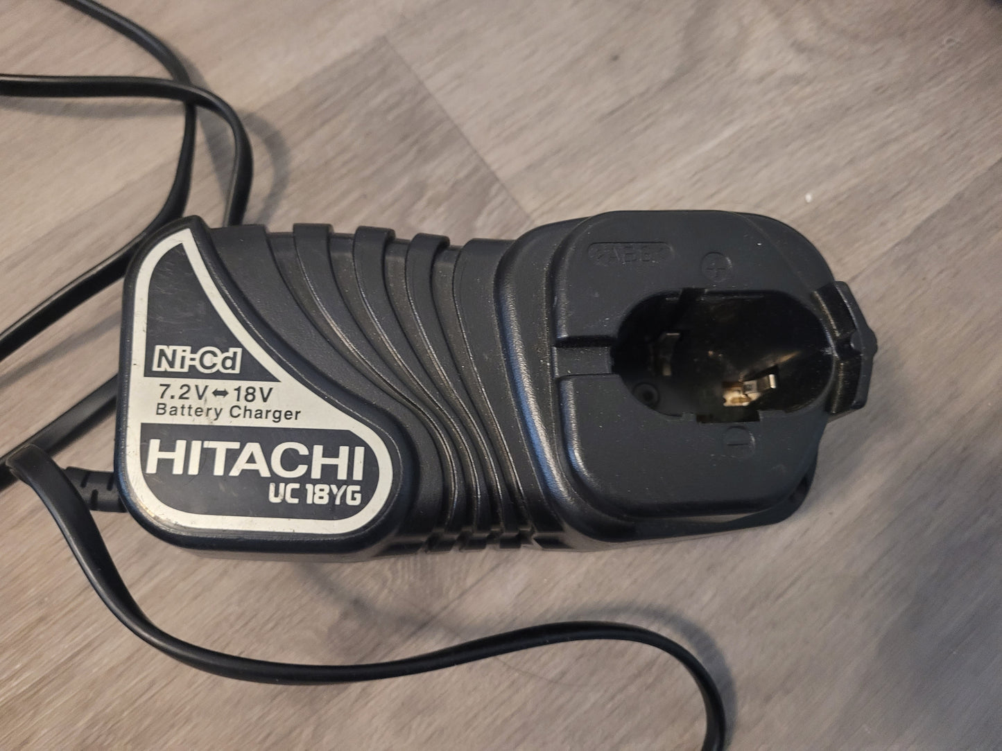 Hitachi 18V Cordless Drill & Flashlight Kit