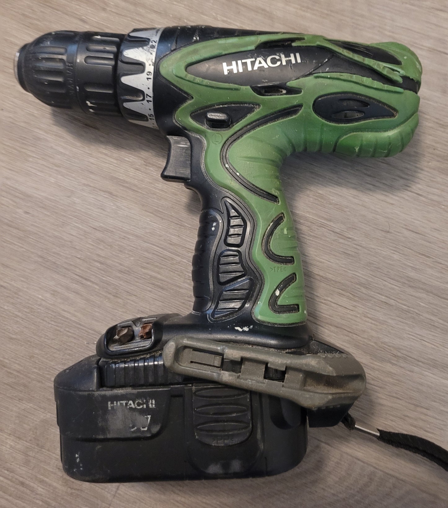 Hitachi 18V Cordless Drill & Flashlight Kit