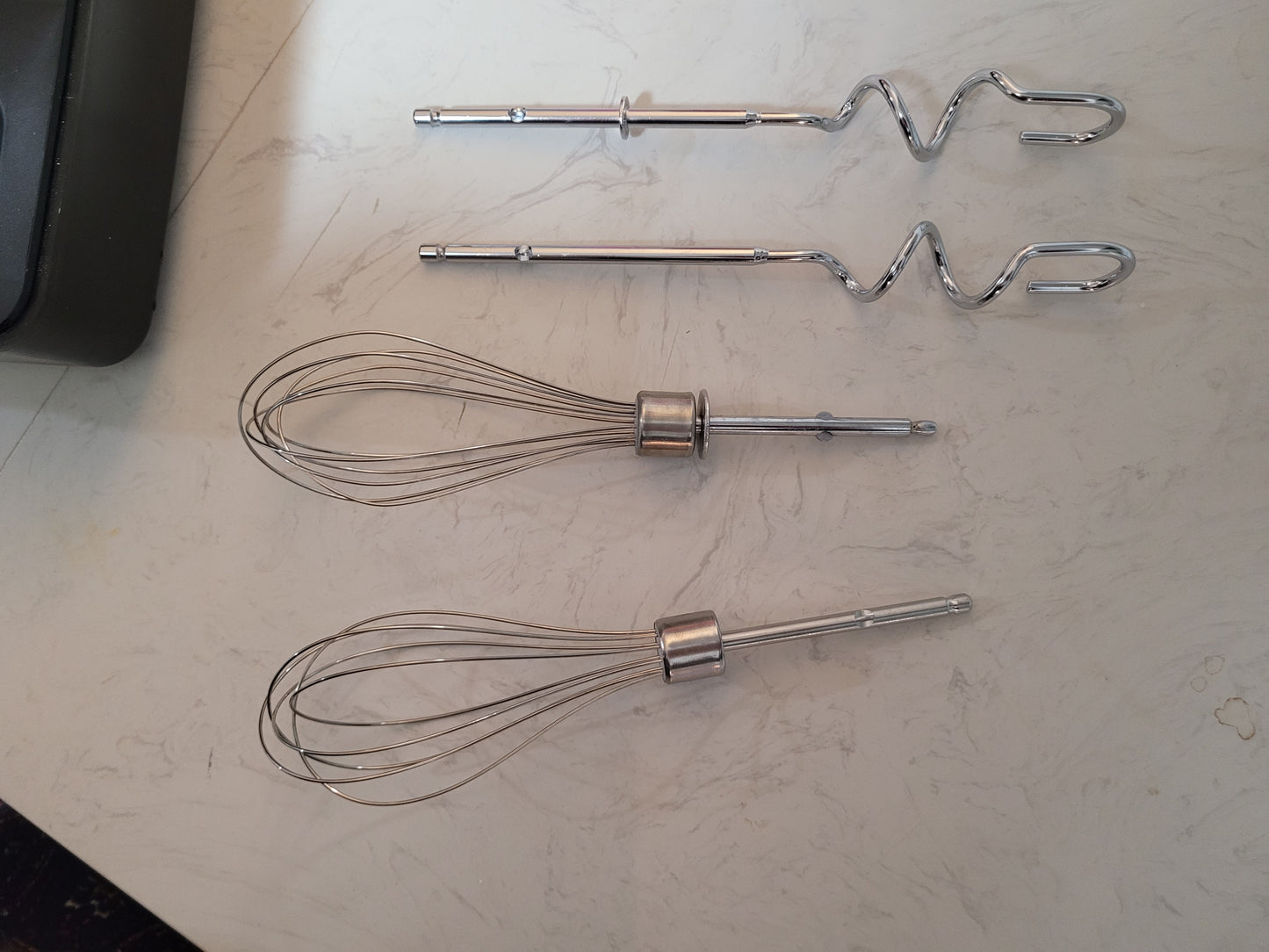 Sunbeam hand mixer, model 2566, with a 250W motor