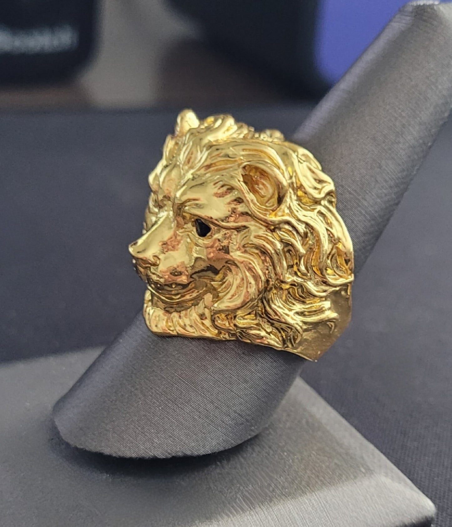Men's Lion Face Gold Power Symbol Ring