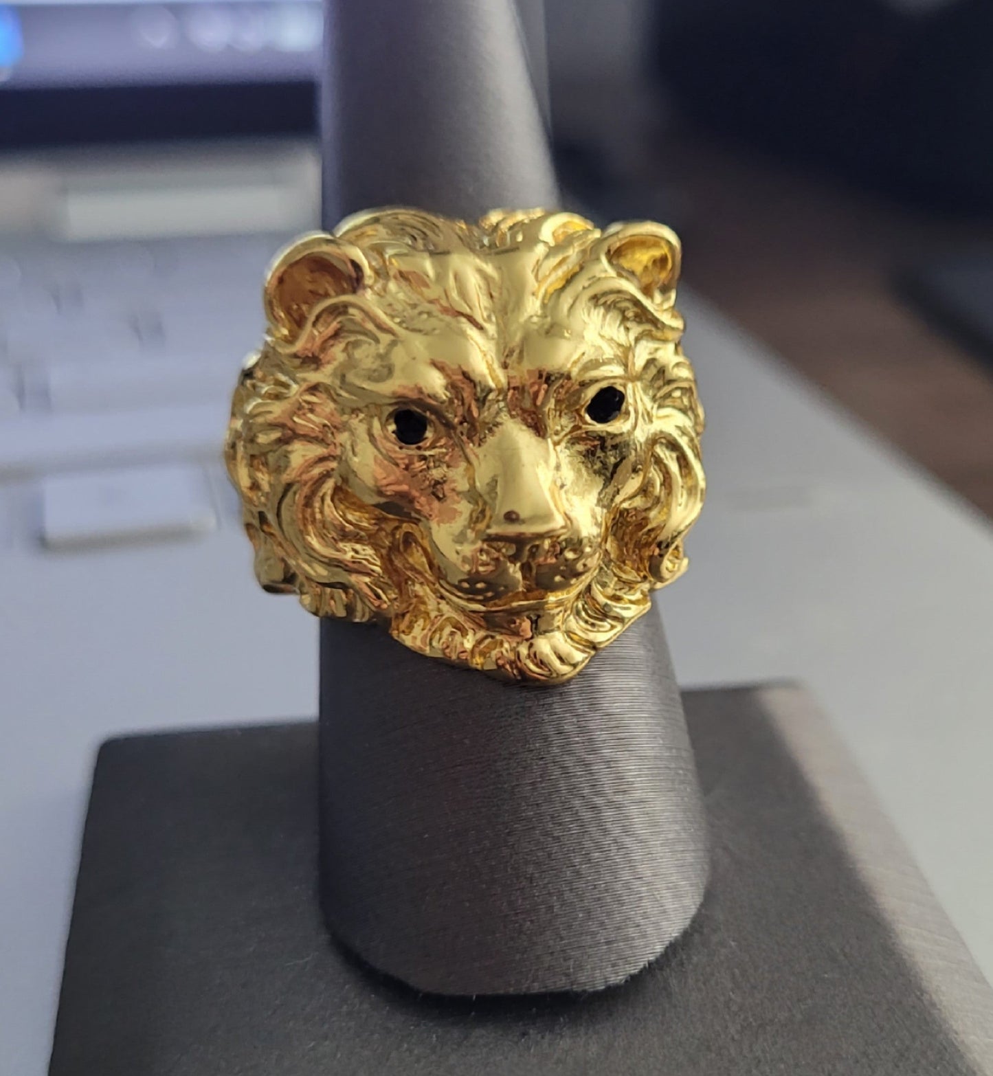 Men's Lion Face Gold Power Symbol Ring