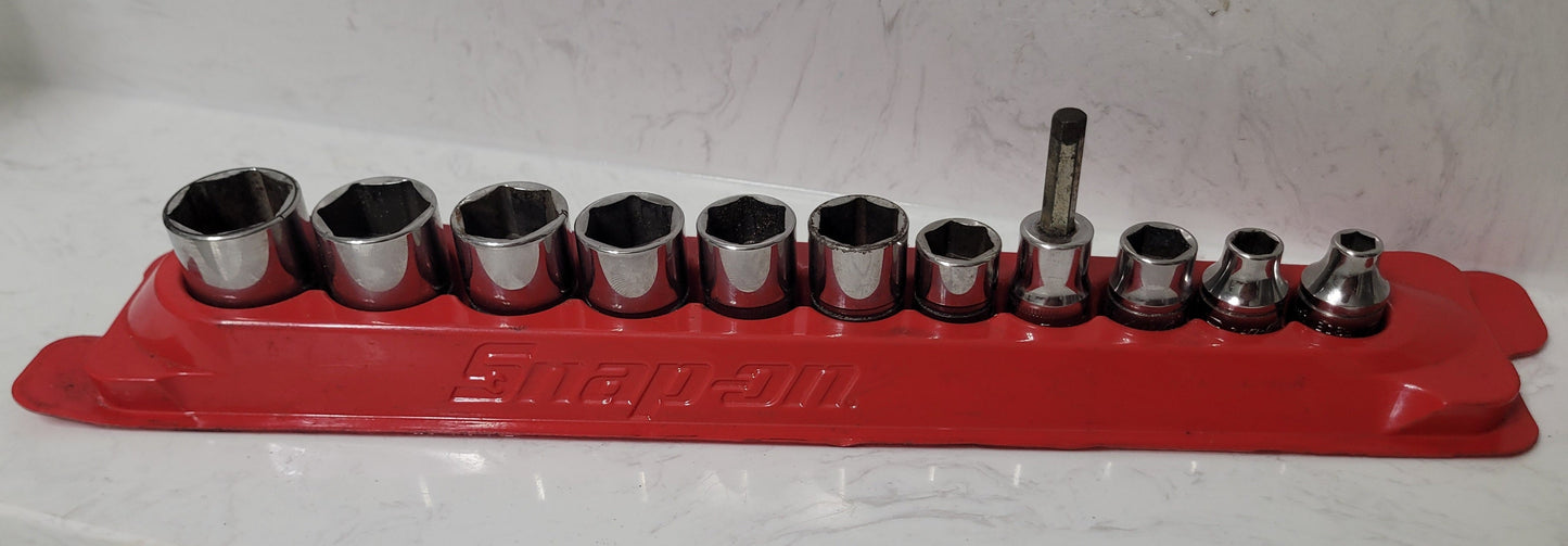 Snap-On 11pc PAKTY240 W/ Red Magnetic Socket Tray