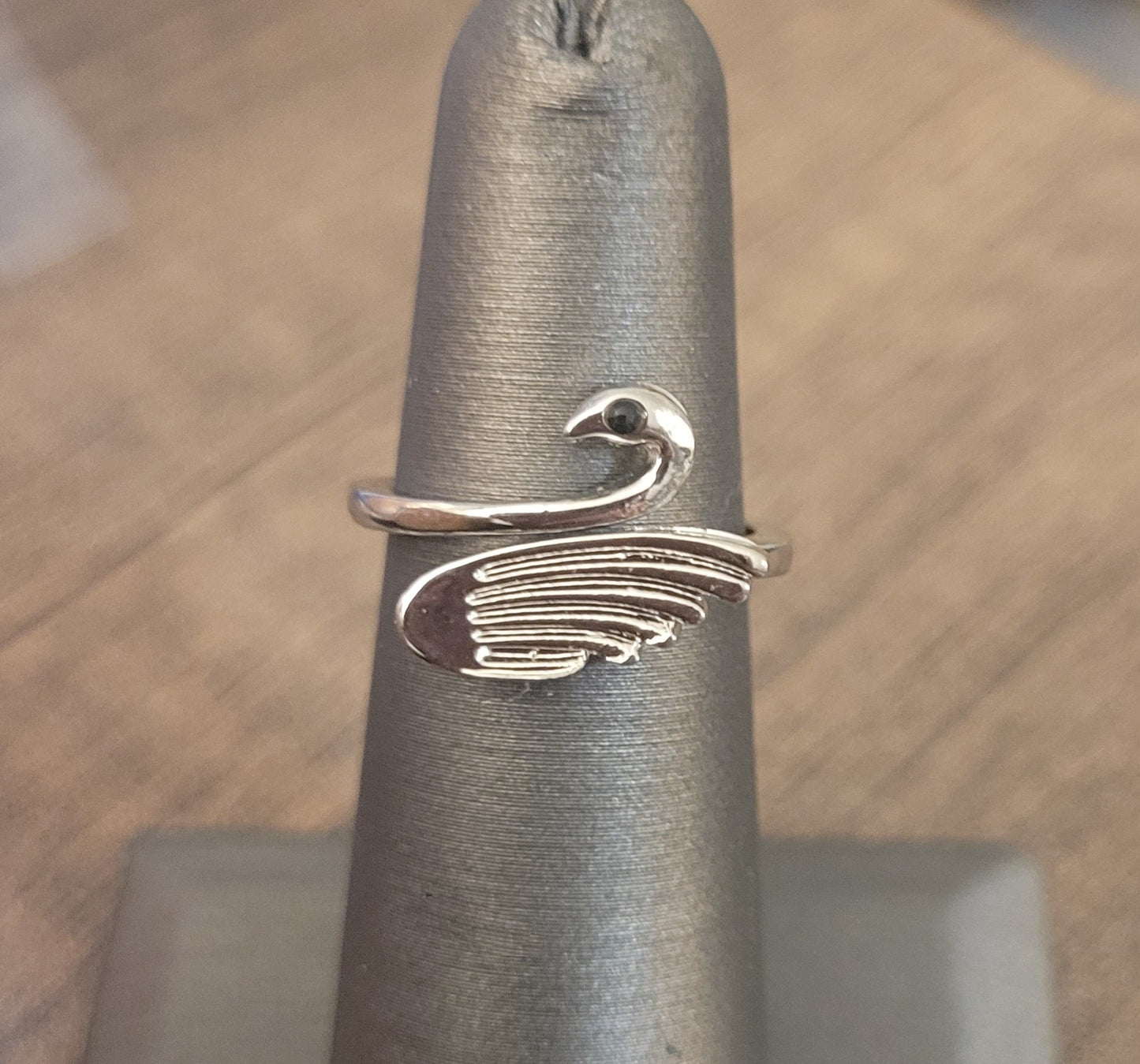 Retro Swan Black Crystal Open Carved Silver Ring