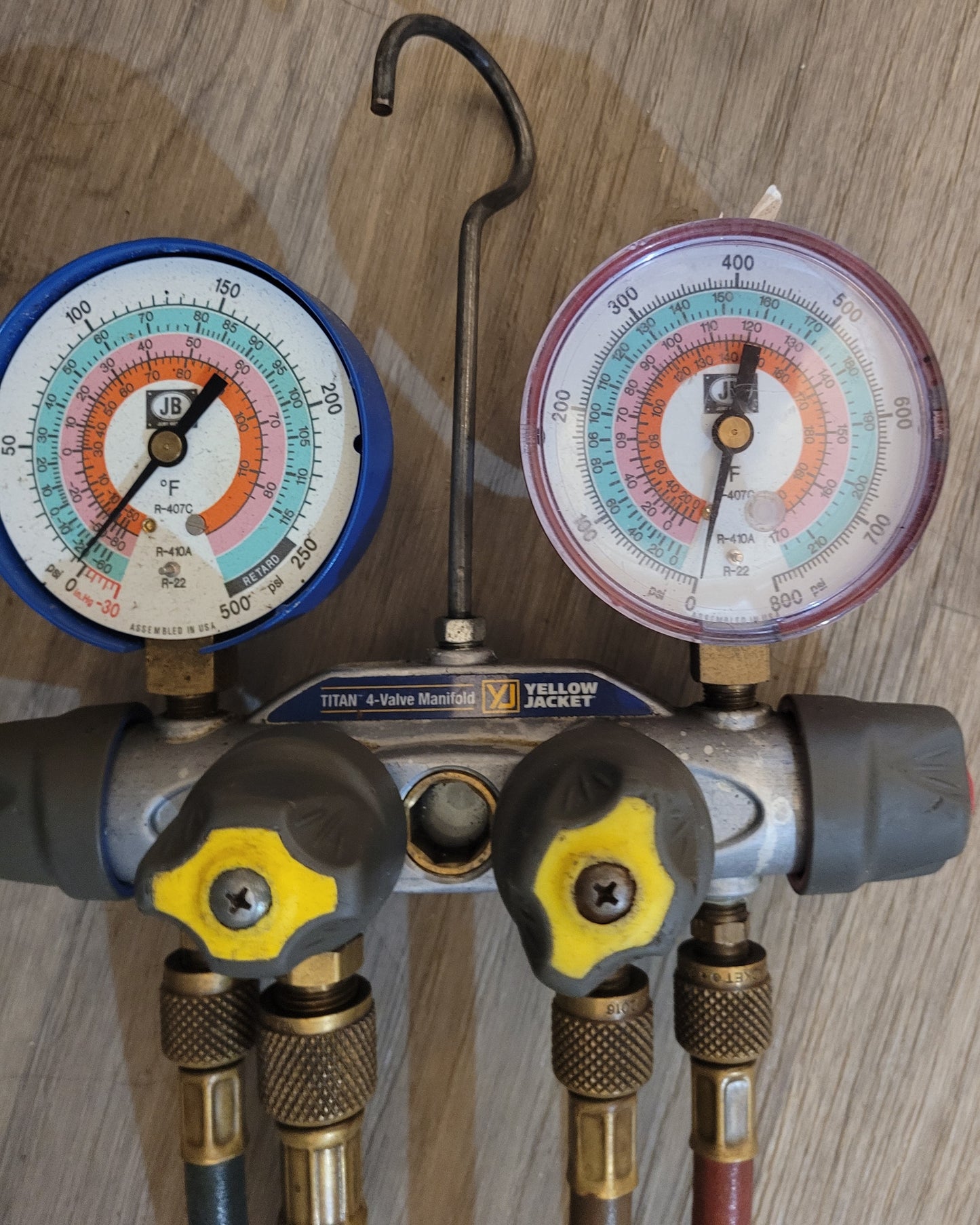 Yellow Jacket Titan 4-Valve Manifold Gauge Set