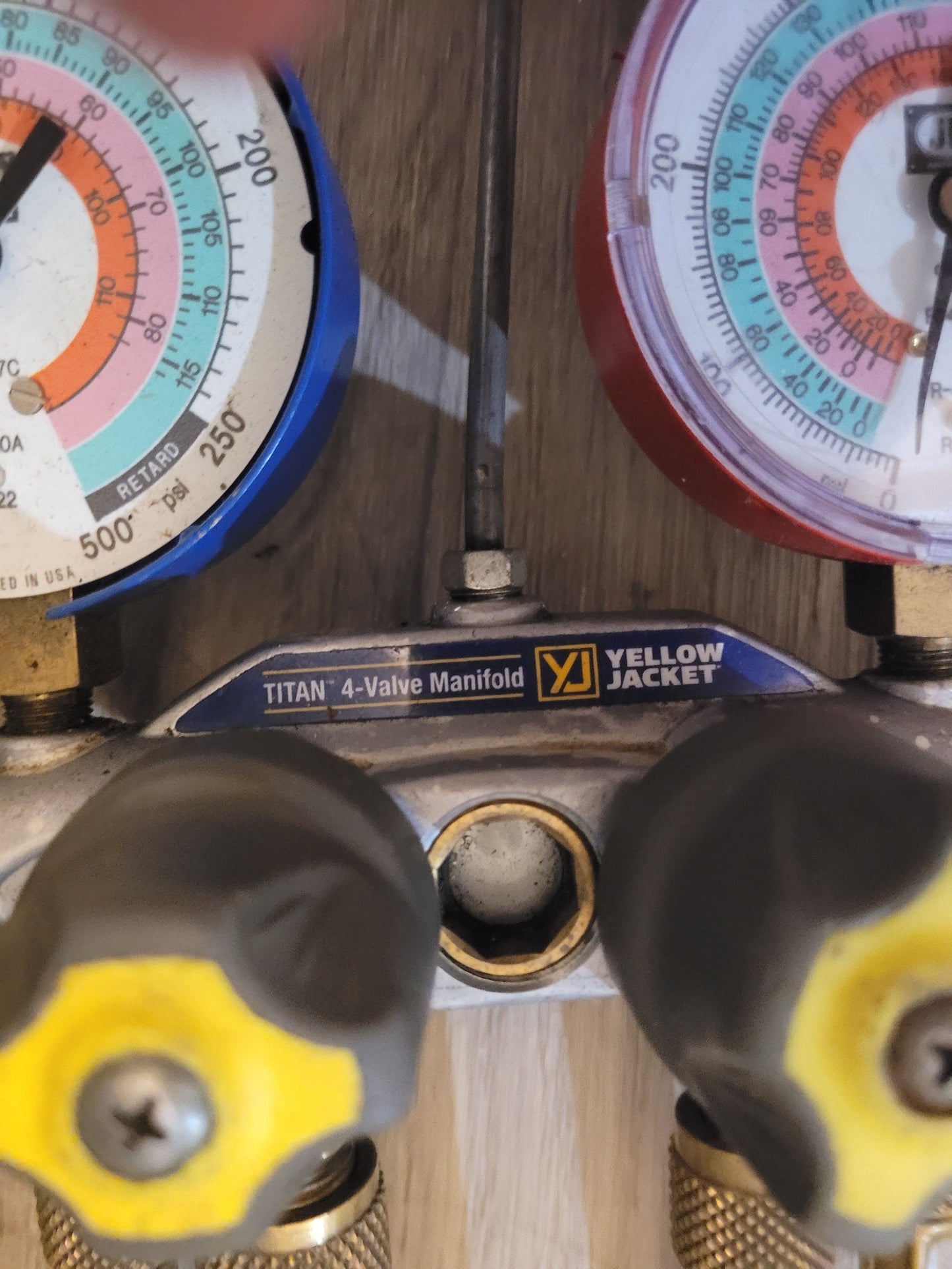 Yellow Jacket Titan 4-Valve Manifold Gauge Set
