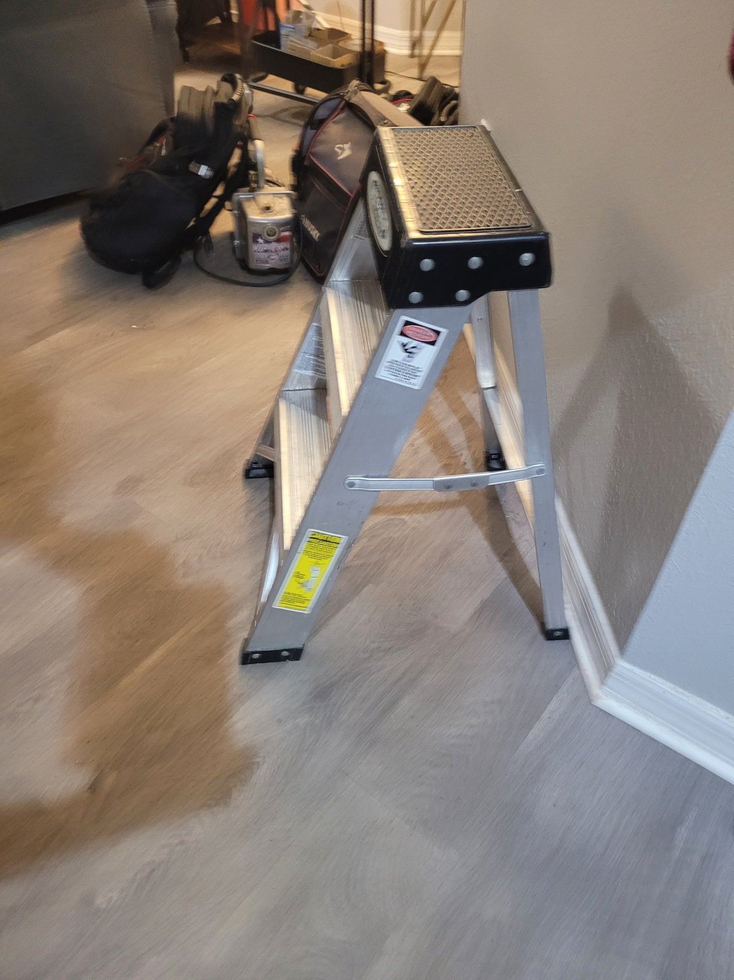Werner 150B Aluminum Step Ladder Type 1A 300lb 2-ft