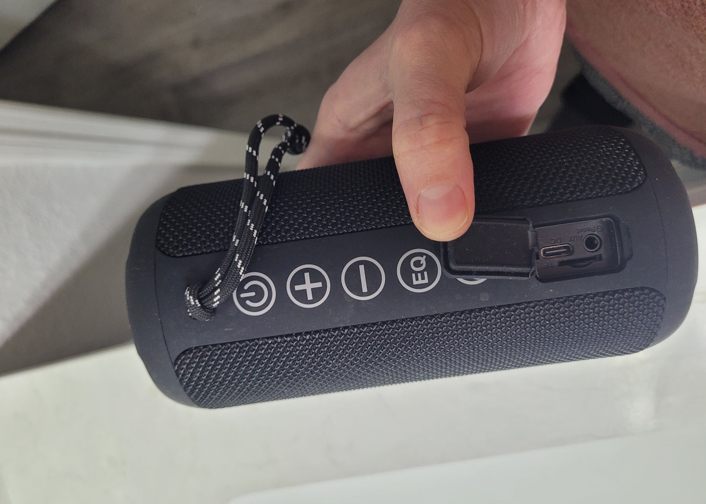 Ortizan X10 portable Bluetooth speaker