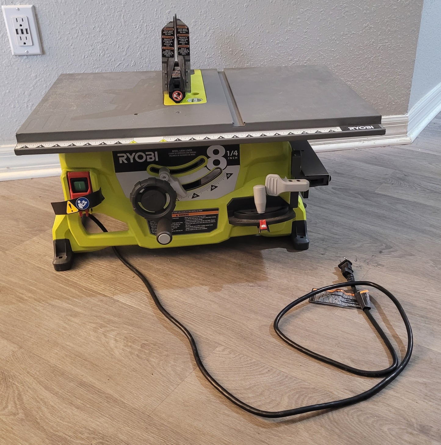 RYOBI RTS08 8-1/4” COMPACT TABLE SAW