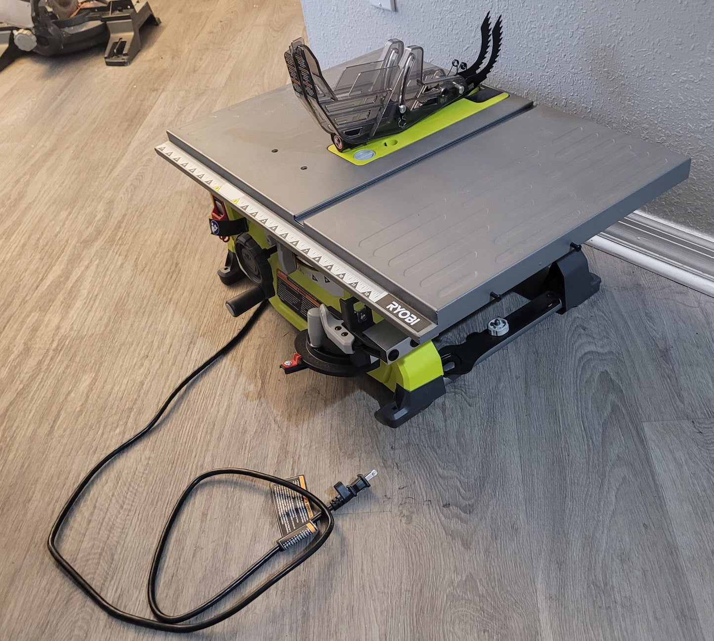 RYOBI RTS08 8-1/4” COMPACT TABLE SAW
