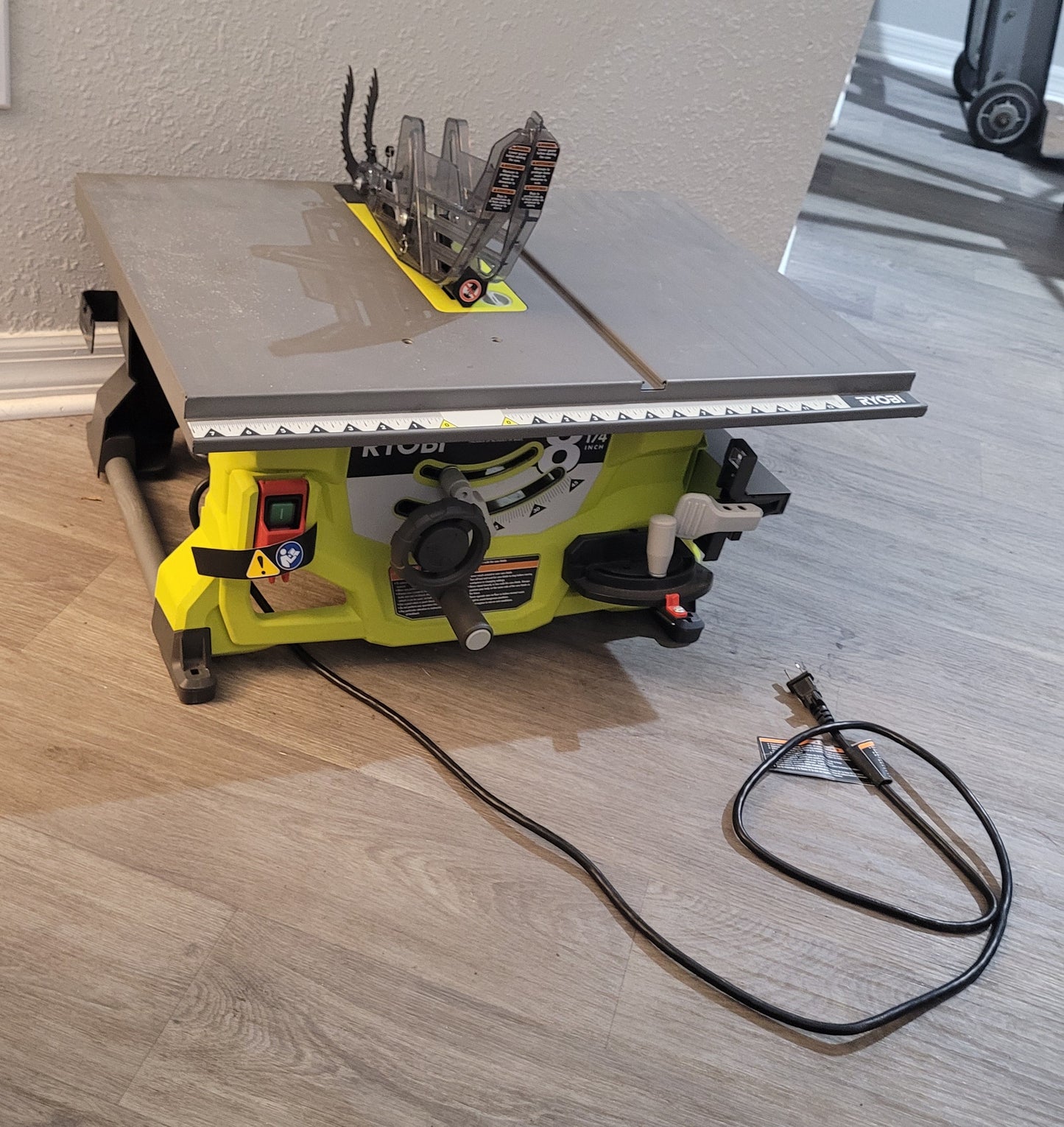 RYOBI RTS08 8-1/4” COMPACT TABLE SAW