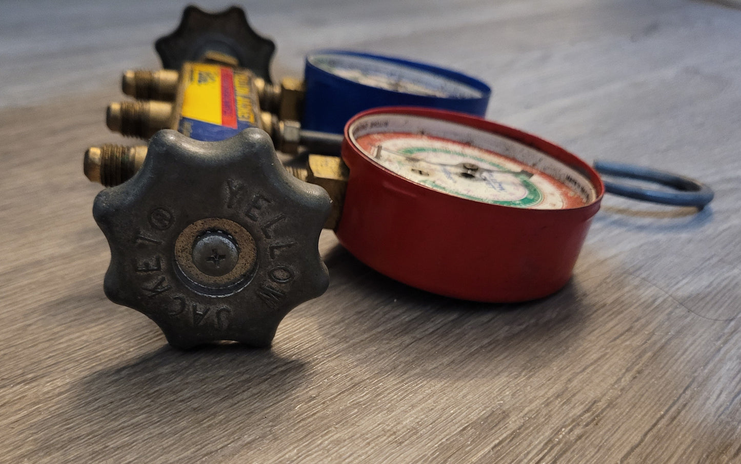 Yellow Jacket Test and Charging Manifold