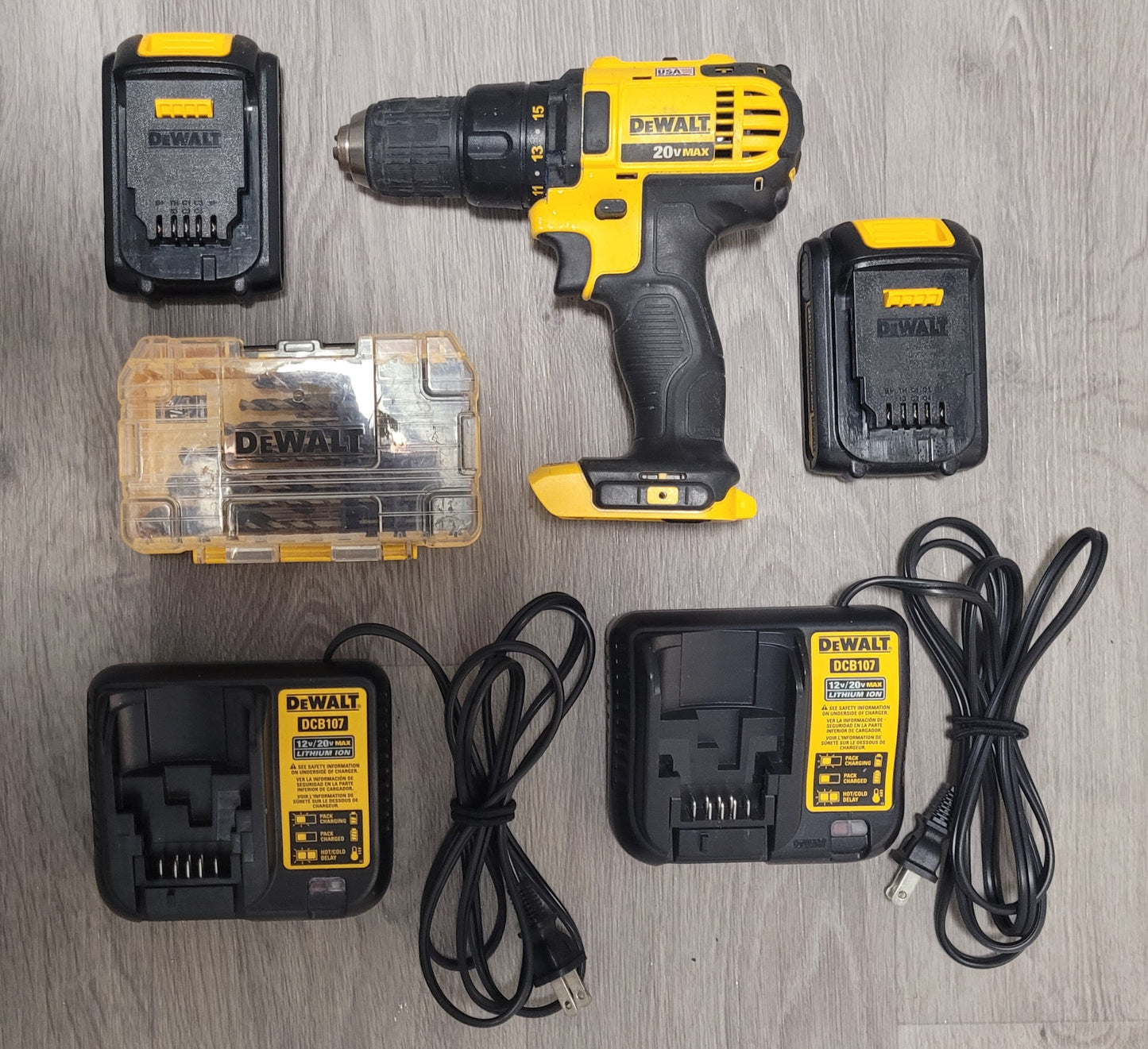 DEWALT 20V Cordless Drill Kit & Drill Bits