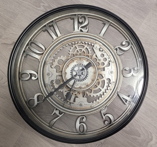 Rustic Metal Moving Gear Analog Wall Clock