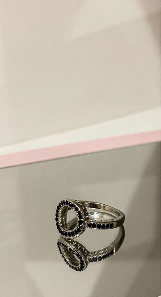 Unique Black Rhinestone Halo Hollow Round Silver Ring
