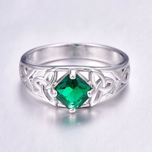 925 Sterling Silver Green Trinity Knot Celtic Ring