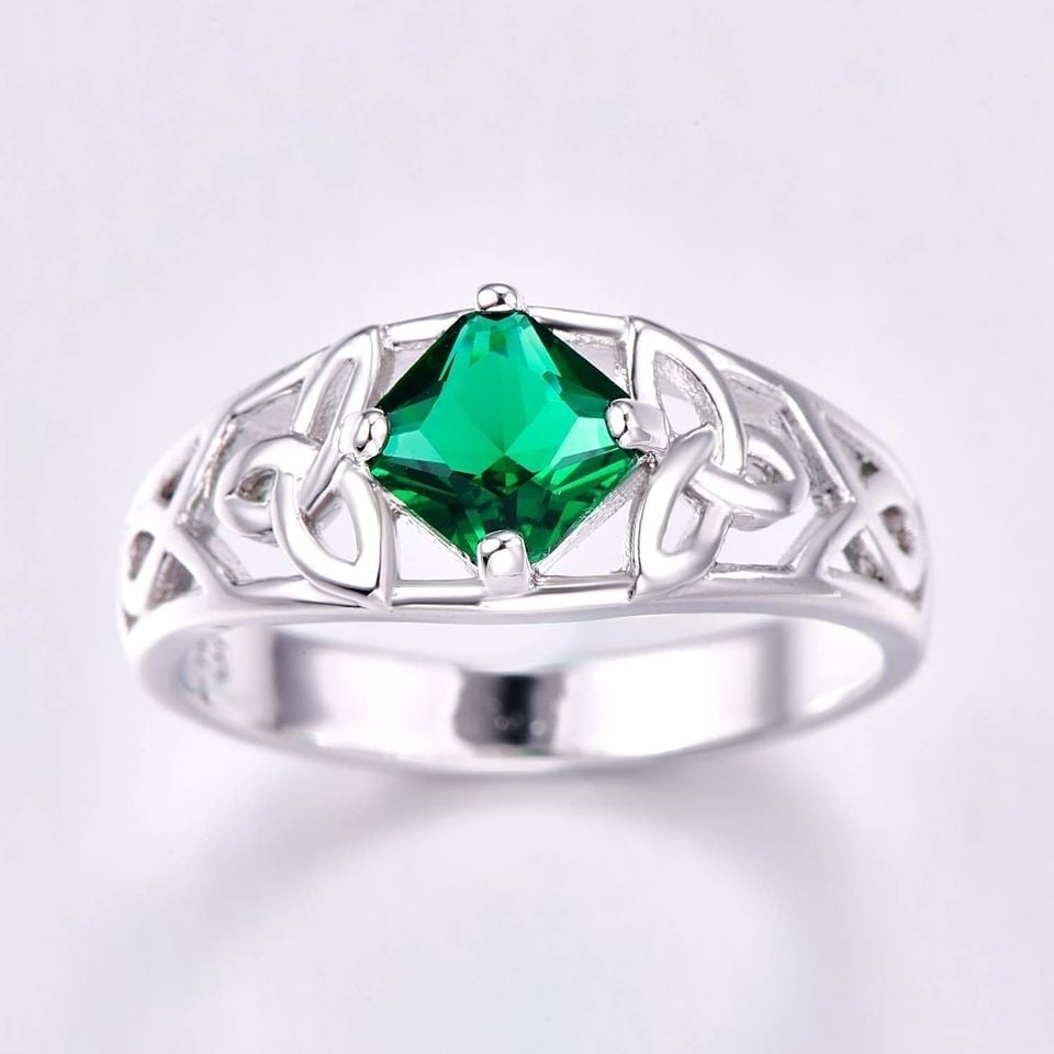 925 Sterling Silver Green Trinity Knot Celtic Ring