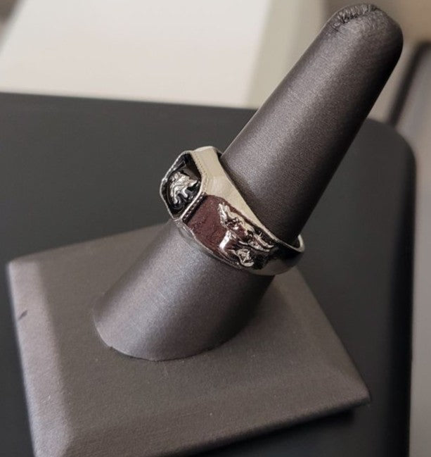 Retro Howling Wolf Silver Totem Signet Ring