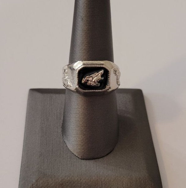 Retro Howling Wolf Silver Totem Signet Ring
