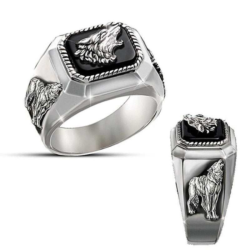 Retro Howling Wolf Silver Totem Signet Ring