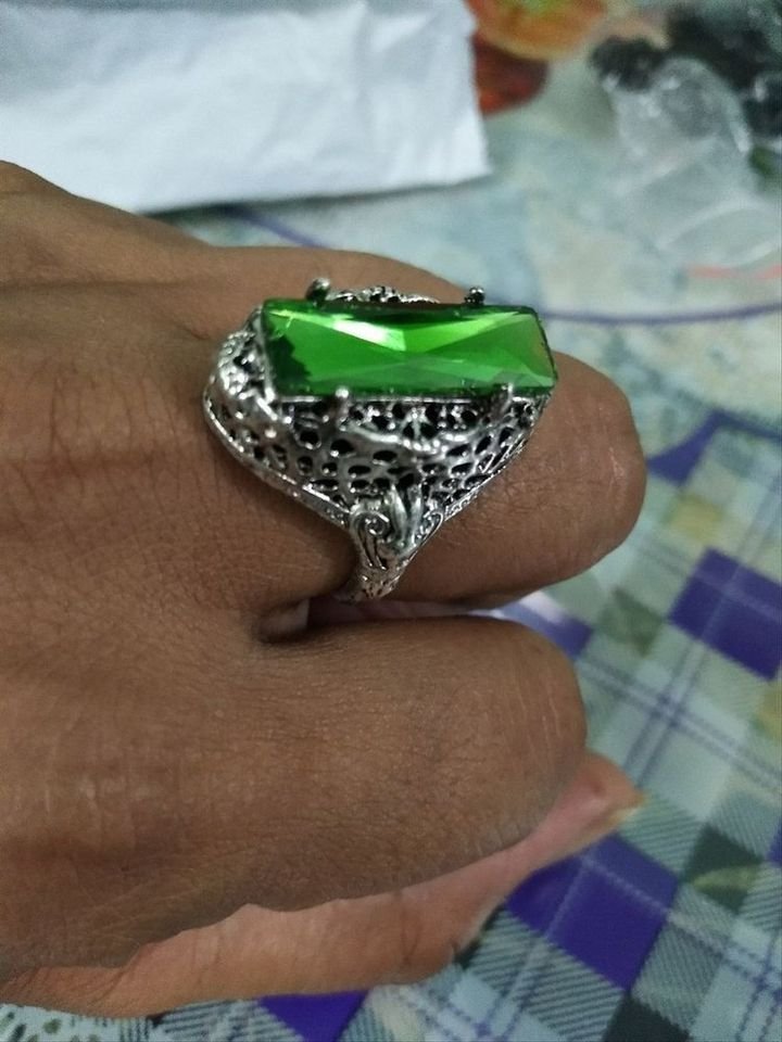 Retro Hollow Green Topaz Antique Silver Filigree Ring