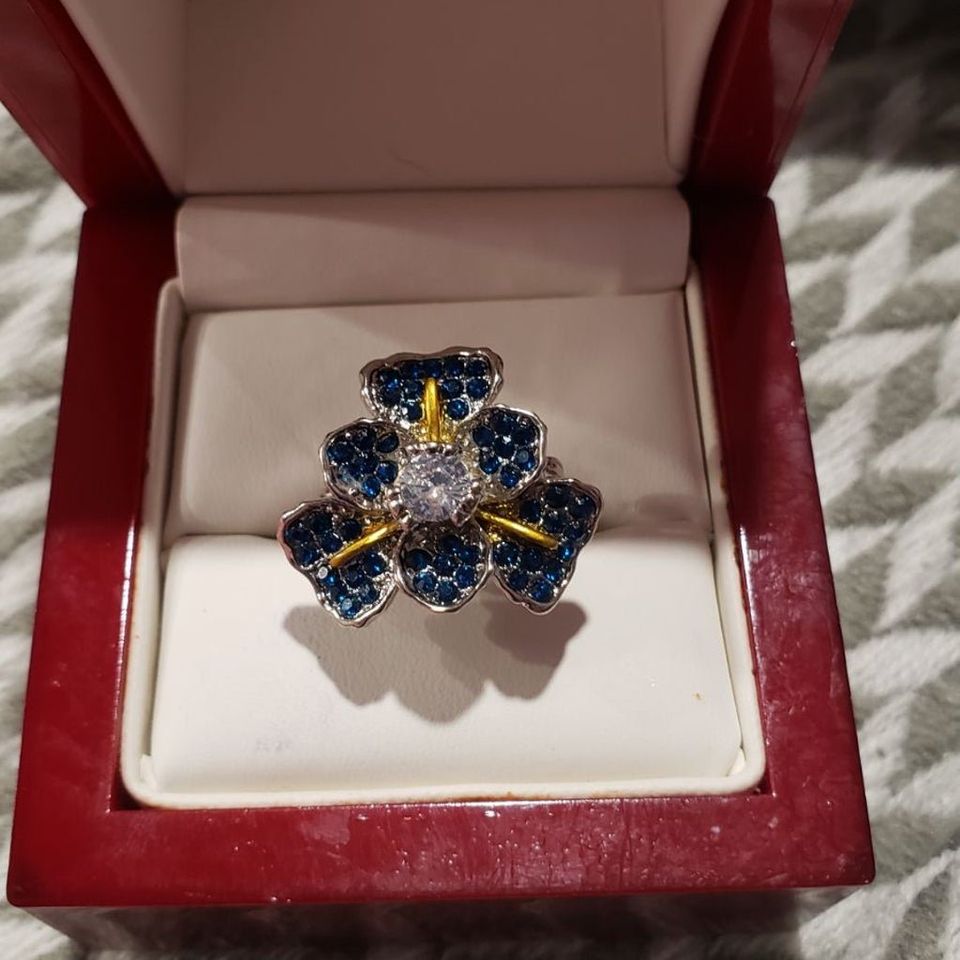 Sterling Silver Blue Iris Flower Crystals Ring