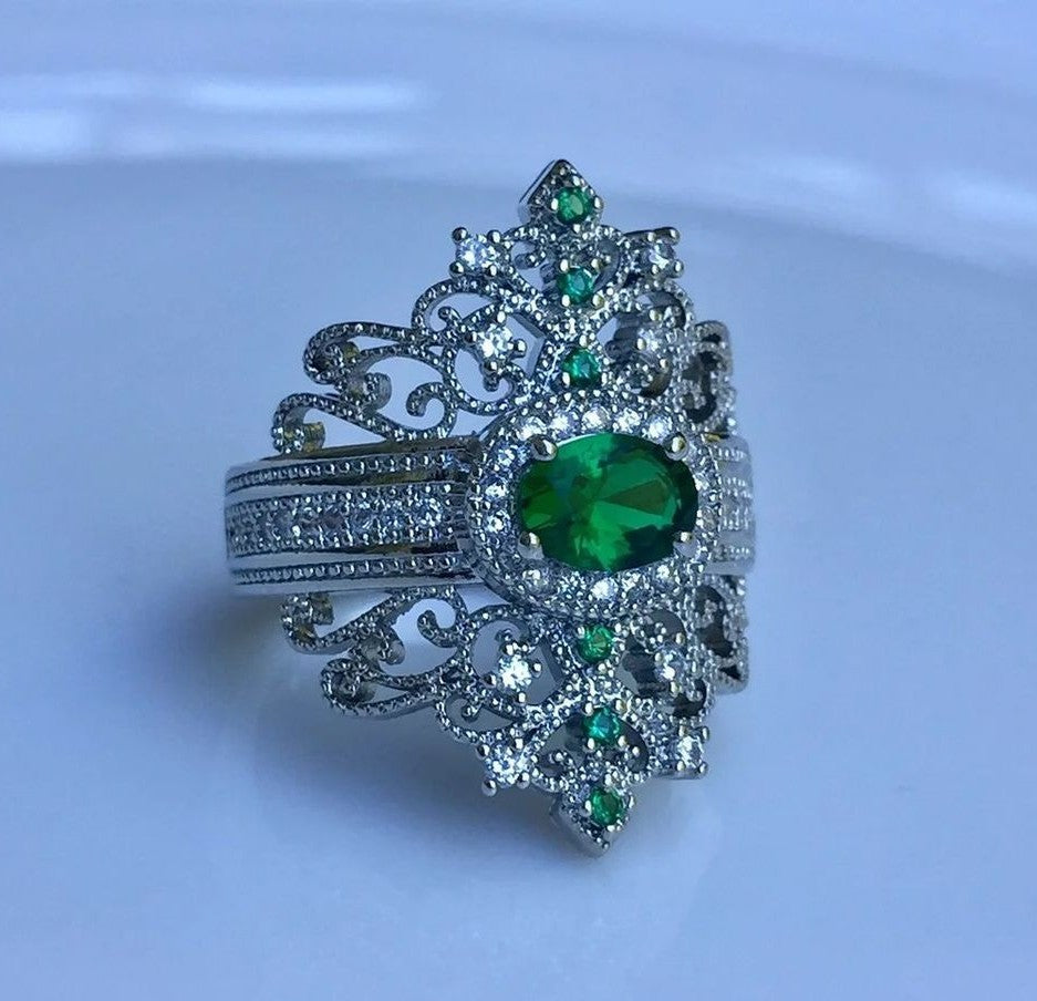 Vintage Emerald Green Art Deco Ring | Regal Royal Aesthetic