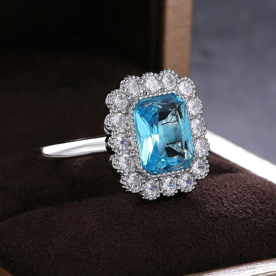 Elegant Inlaid Blue Aquamarine Rhinestone Silver Ring