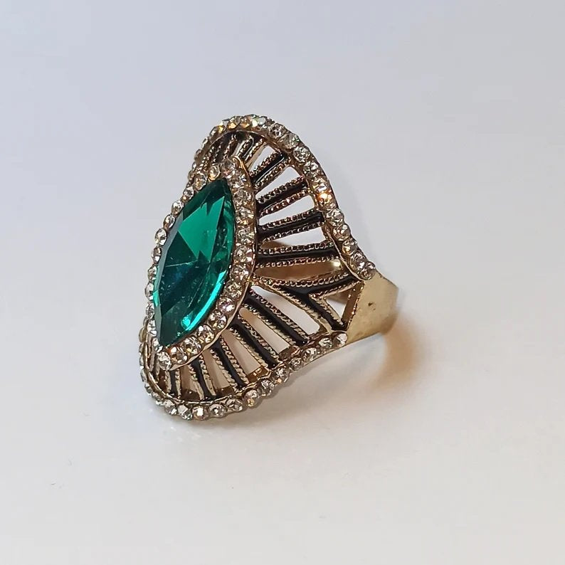 Antique Green Crystal Black Enamel Gold Tone Vintage Ring