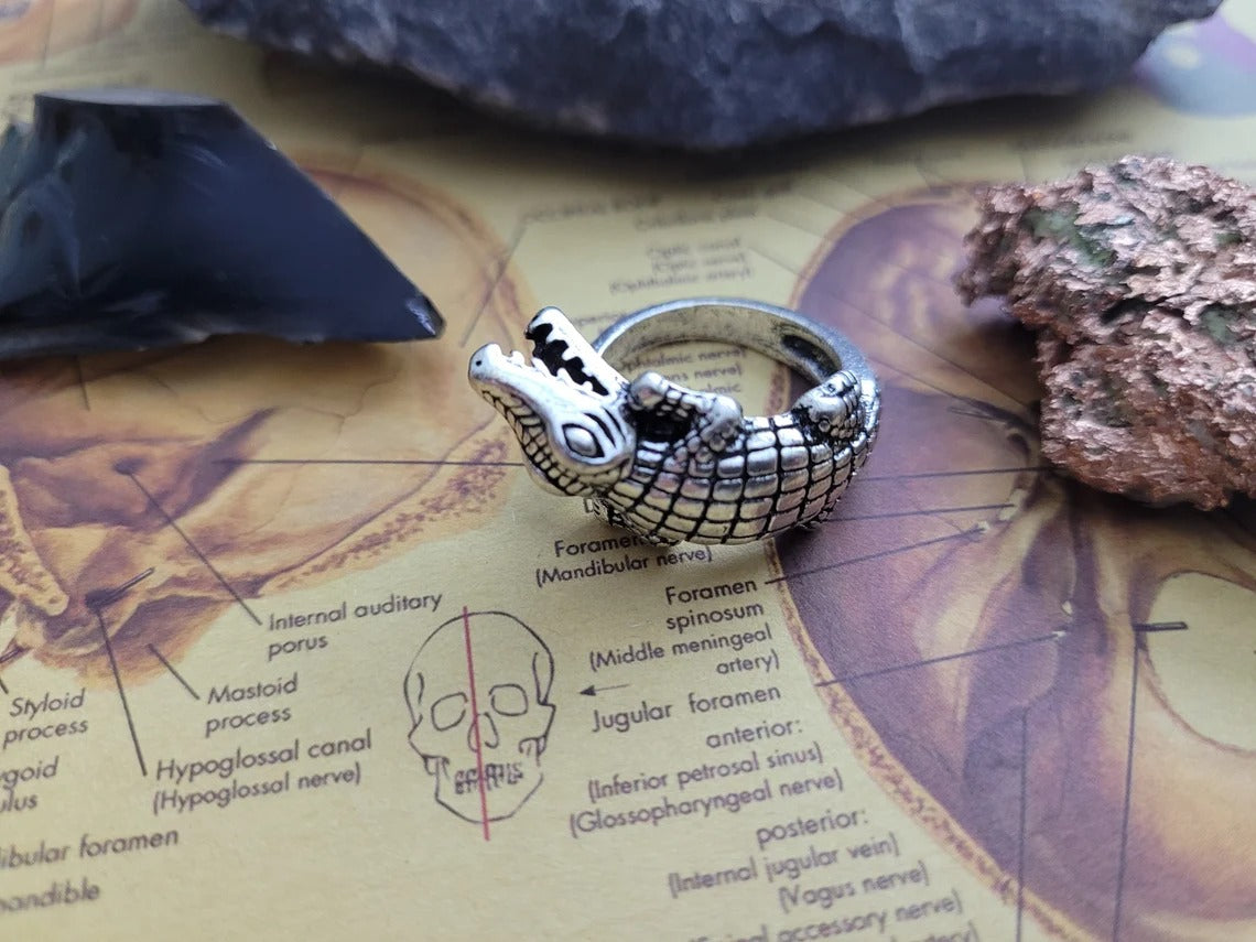 Retro Crocodile Alligator Silver Animal Biker Ring