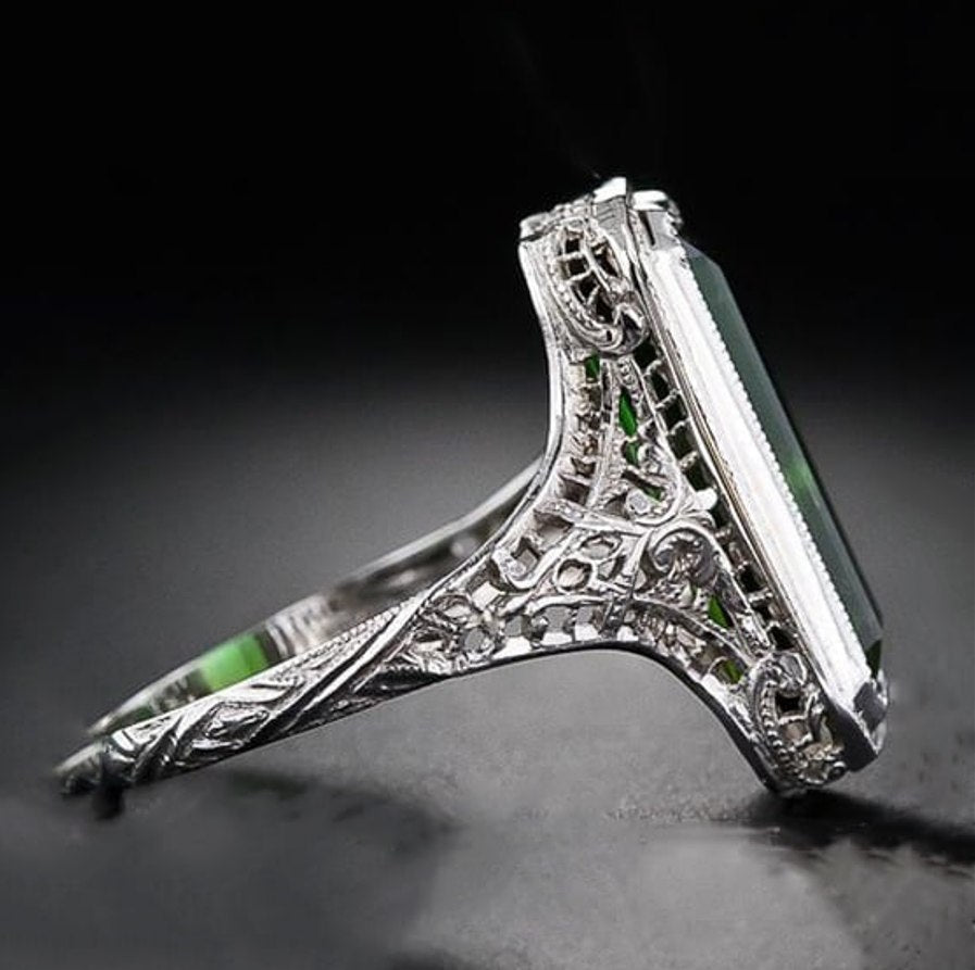 Vintage Emerald Green Cut Retro Hollow Antique Celtic Silver Ring