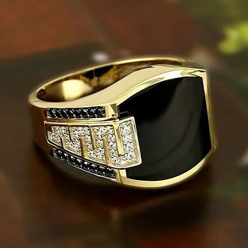 Men's Classic Anillos Black Inlaid Zircon Gold Ring