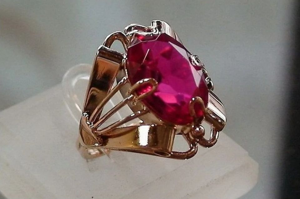 Unique Round Ruby Red Big Rose Gold Ring